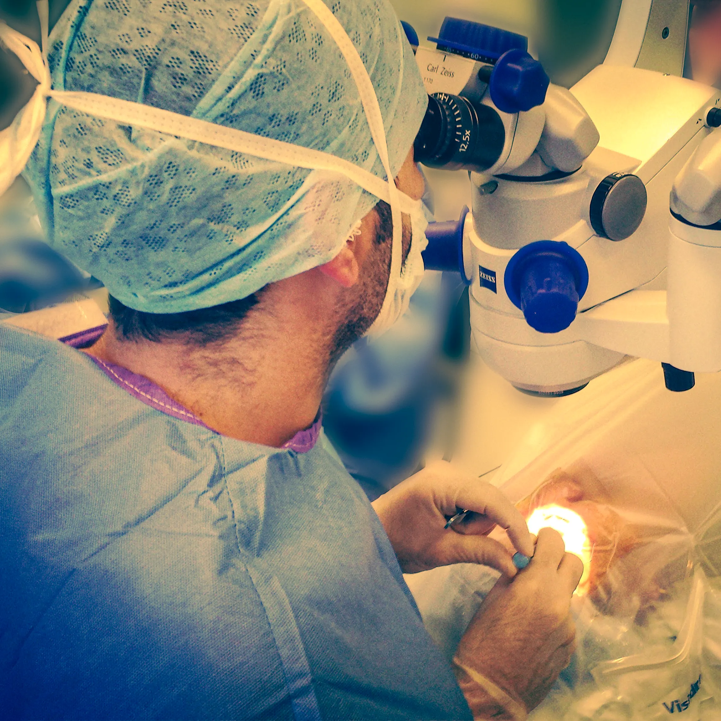Intervento di cataratta a Firenze · facoemulsificazione con microscopio Zeiss · Dott. Silvestro Caputo