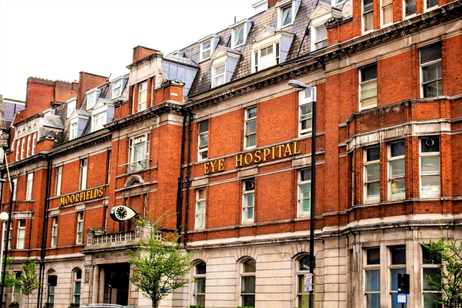 Moorfields Eye Hospital di Londra — formazione del Dott. Silvestro Caputo